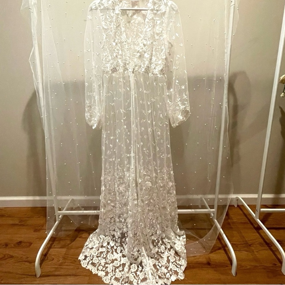 White Lace Maxi Robe Intimates - Picture 2 of 6